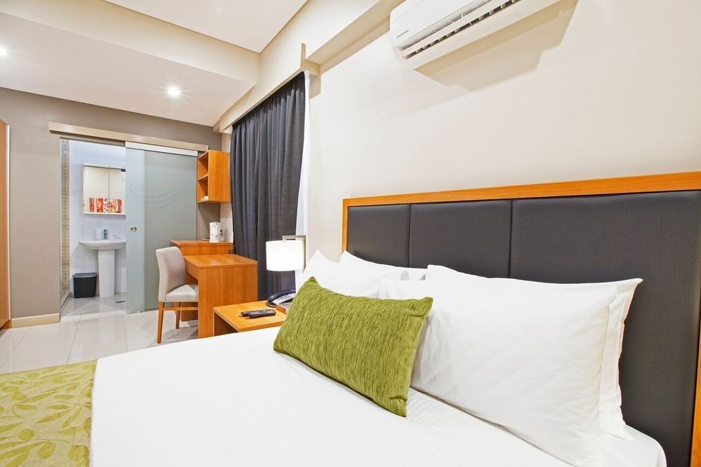 Ela Beach Hotel Port Moresby Exterior photo